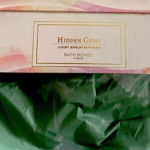 Hidden gems bath bombs